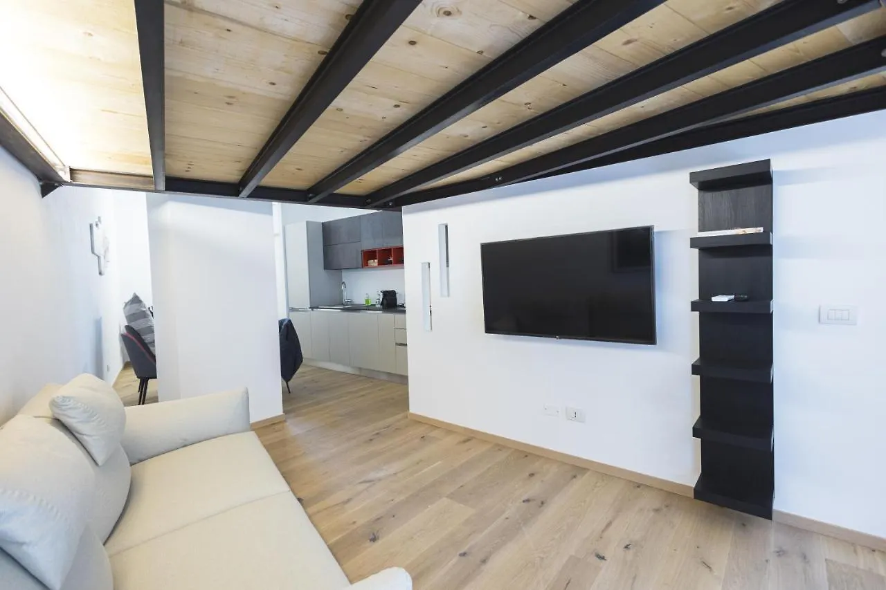 Apartamento Loft La Sedia Rossa - Centro Storico Milán 0*,  Italia